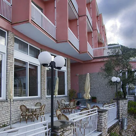 Cristallo 3* Lerici