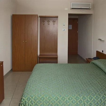 Cristallo Hotel 3*